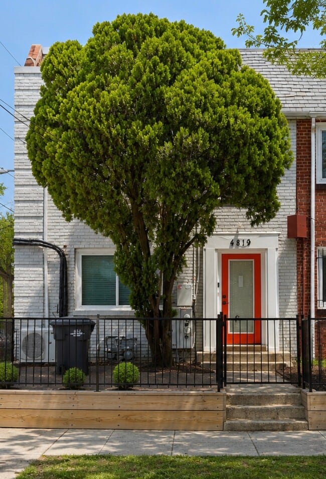 Photo - 4819 4th St NW Unit 1