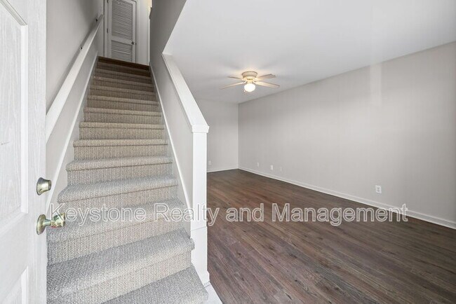 3312 Royster Ln