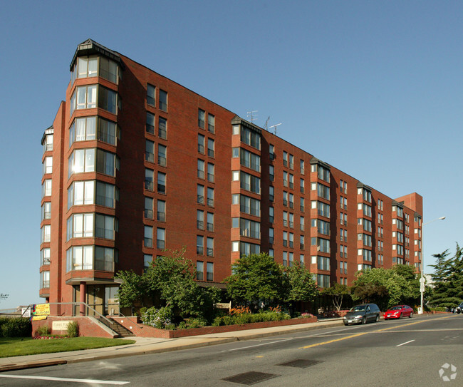 Building Photo - Carmel Plaza Rental