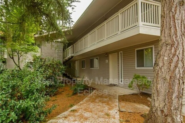 Building Photo - 14517 NE 40th St Rental