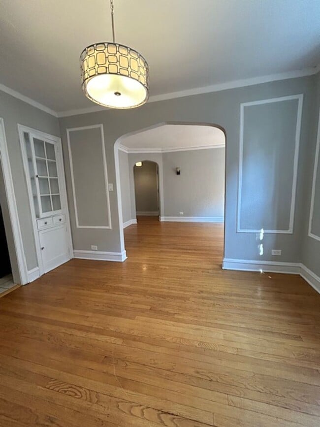 Photo - Desirable Ravenswood One Bedroom/One Bathroom ~ Heat Included Unit 4881-2B