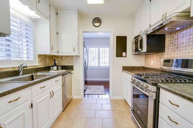 Photo - 1207 Dewitt St