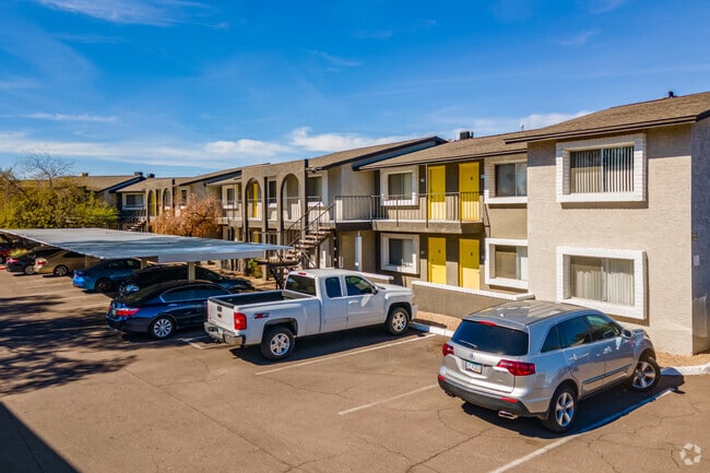 Building Photo - Seventeen805