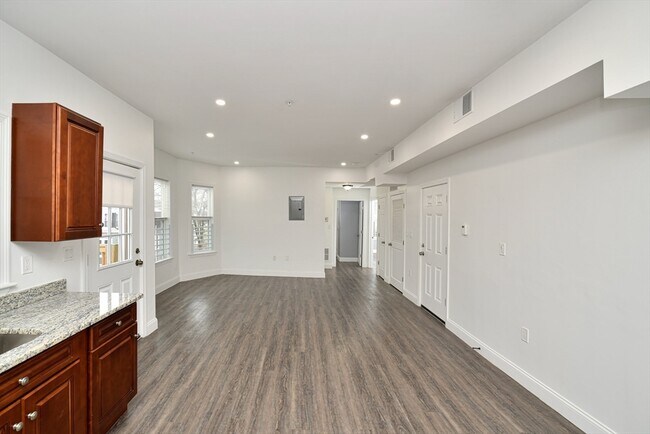 Photo - 55 Dale St Unit 3