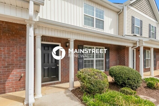 Photo - 3 Bedroom Pet-Friendly Home in La Vergne, TN with Main Street Renewal