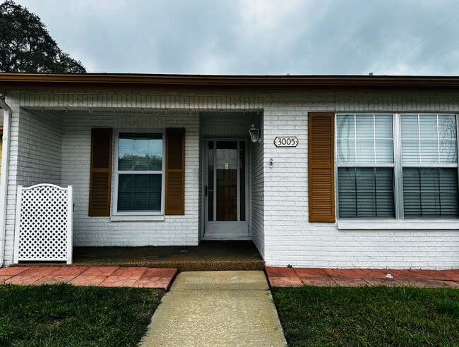 Building Photo - 2 Bed/2 Bath, 1 story Villa in Veterans Villas AVAILABLE NOW!