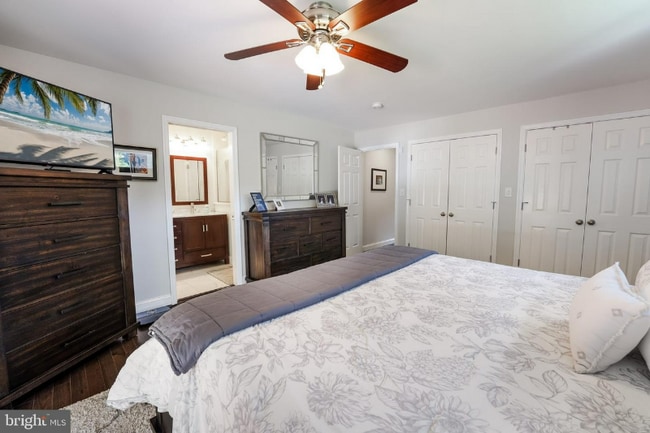 Photo - 5775 Westchester St