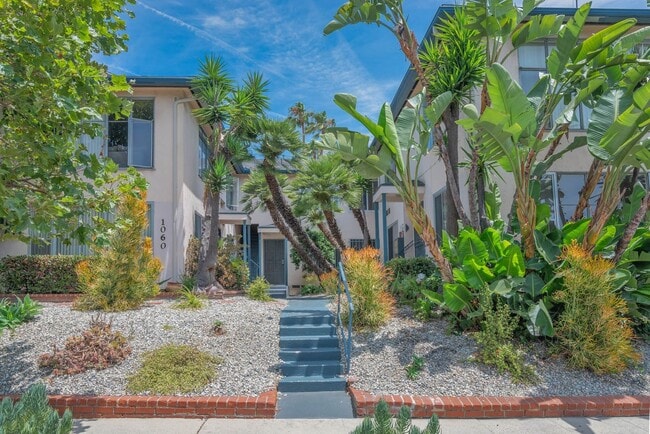 Building Photo - sta1060