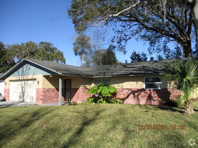 Building Photo - 3 Bed, 2 bath South Daytona Rental