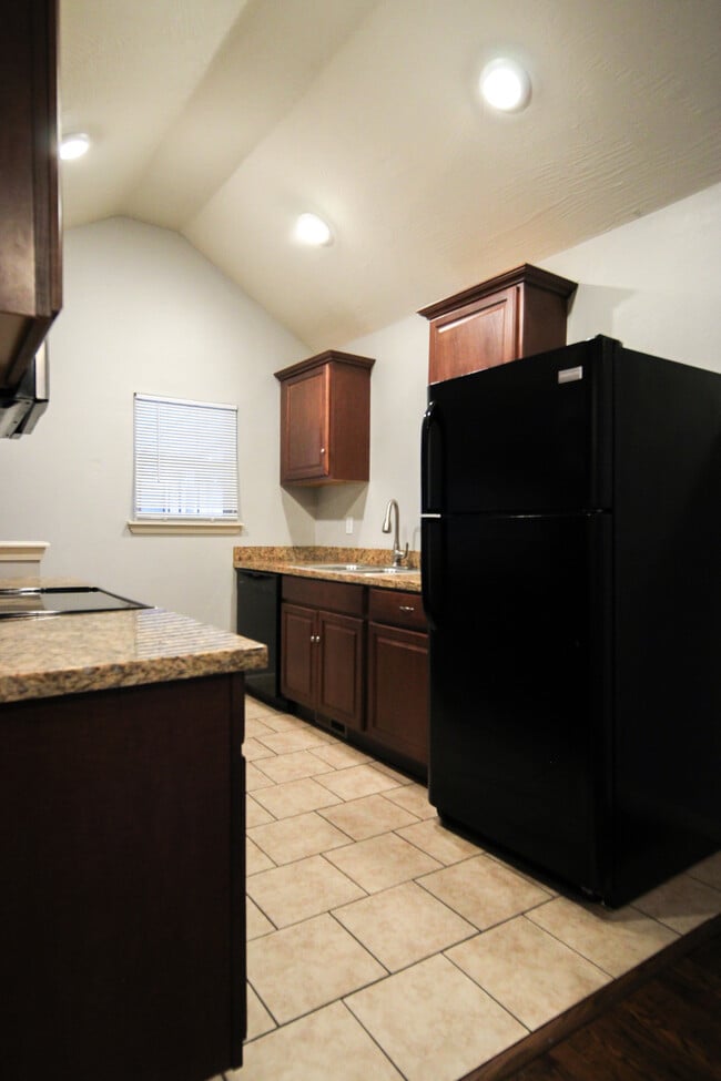 Photo - 1417 E McDaniel St