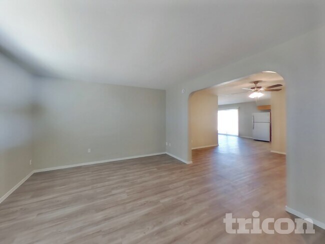 8102 W Heatherbrae Dr