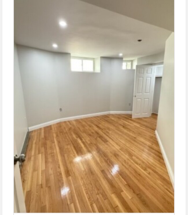 Building Photo - 14 Quint Ave Unit #0 Rental