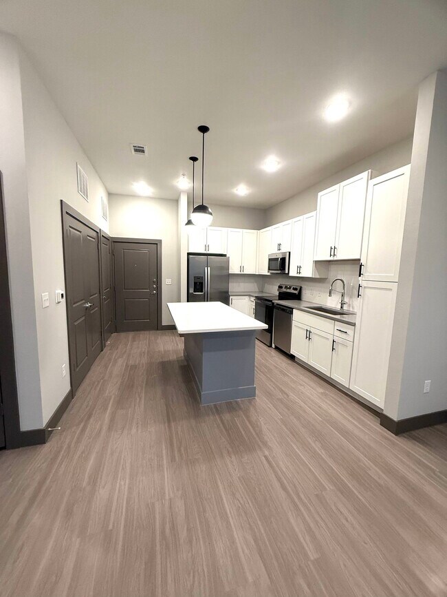 Photo - 400 W 5th St Unit 3110