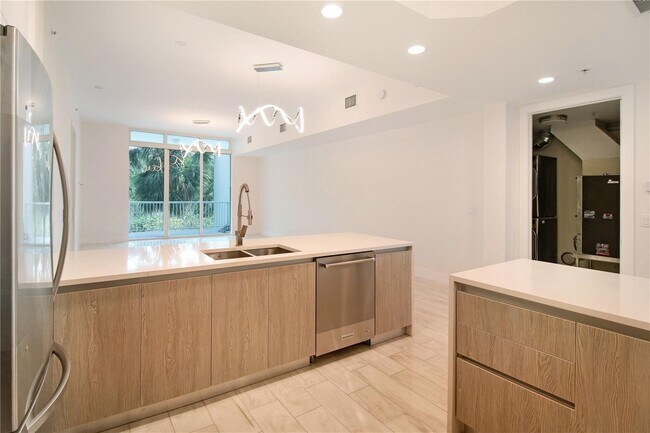 Photo - 14951 Royal Oaks Ln Unidad 107