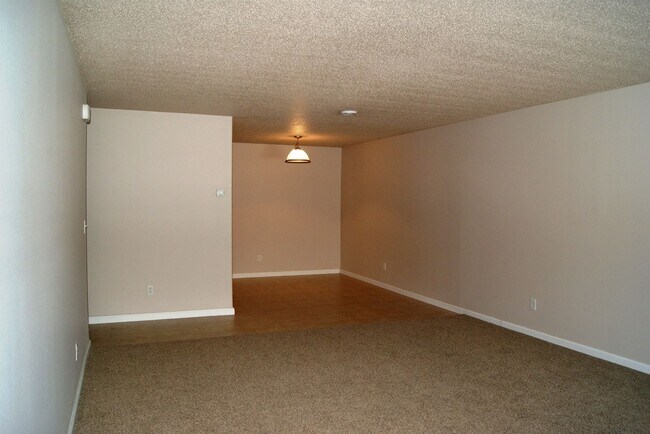 Westport Beach Townhomes 2 and 3 Bedrooms - Westport Beach Townhomes 2 and 3 Bedrooms