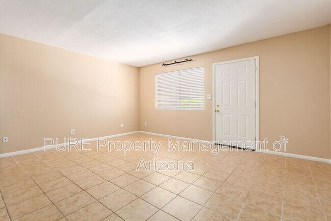 Photo - 700 W University Dr Unidad #114