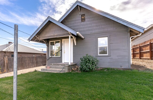 Charming 2 Bedroom 2 Bath home in Wenatchee - Charming 2 Bedroom 2 Bath home in Wenatchee