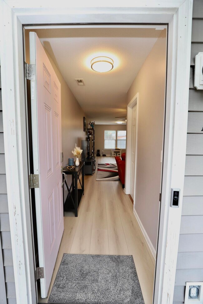 Photo - 1733 Benelli St