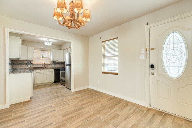 Photo - 805 Seashell Dr