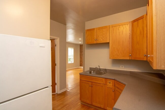 Photo - 4220 N Paulina St Unidad E05P