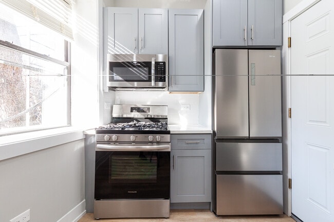 Photo - 441 W Belden Ave