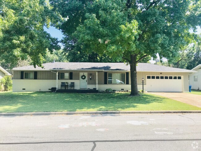 Building Photo - 2901 S Highland Ave Rental