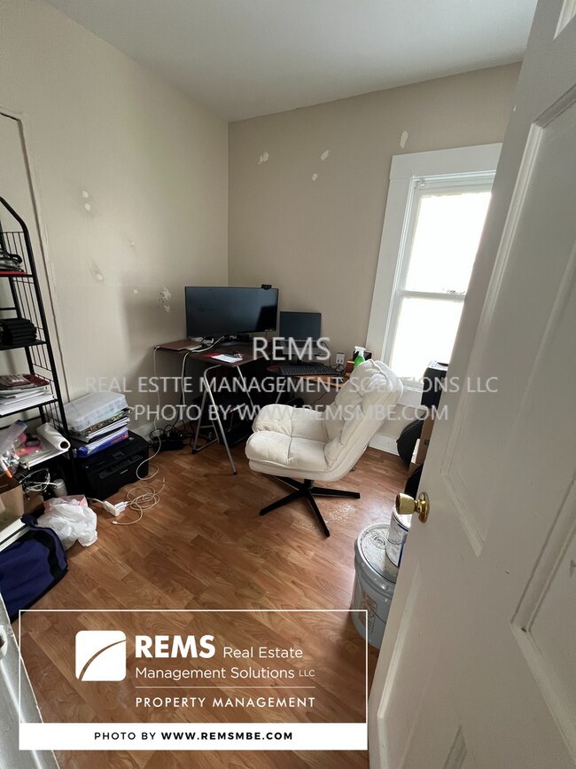 Photo - 947 Williamson St Unit 2 - Upper