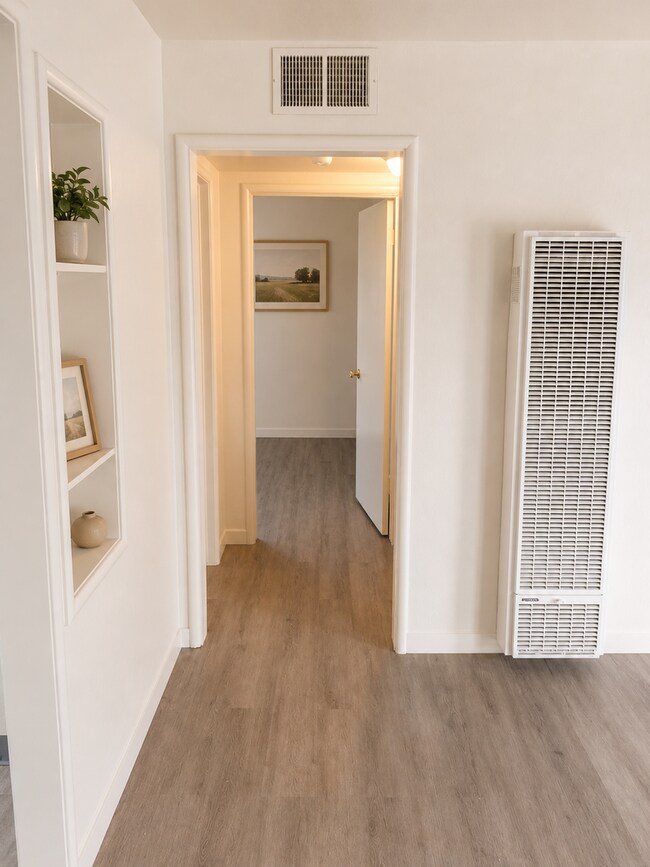 Photo - 2044-2046 Mayfair Dr W Unit Advertising