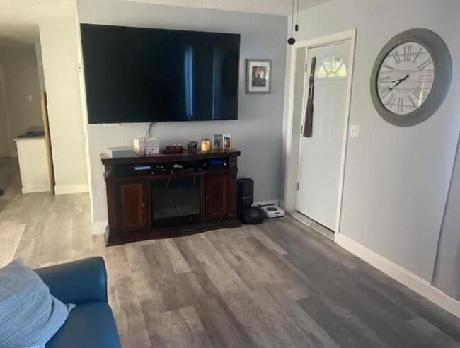 Photo - 1912 N Baylen St Unidad ID1266655P