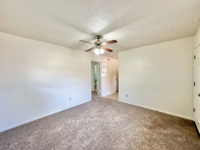 Photo - 403 E ROBERTSON (C) Unidad A