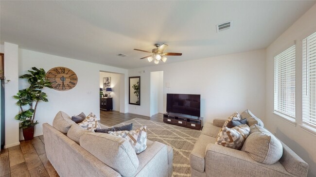 Photo - 31415 Whitcombe Summit Wy