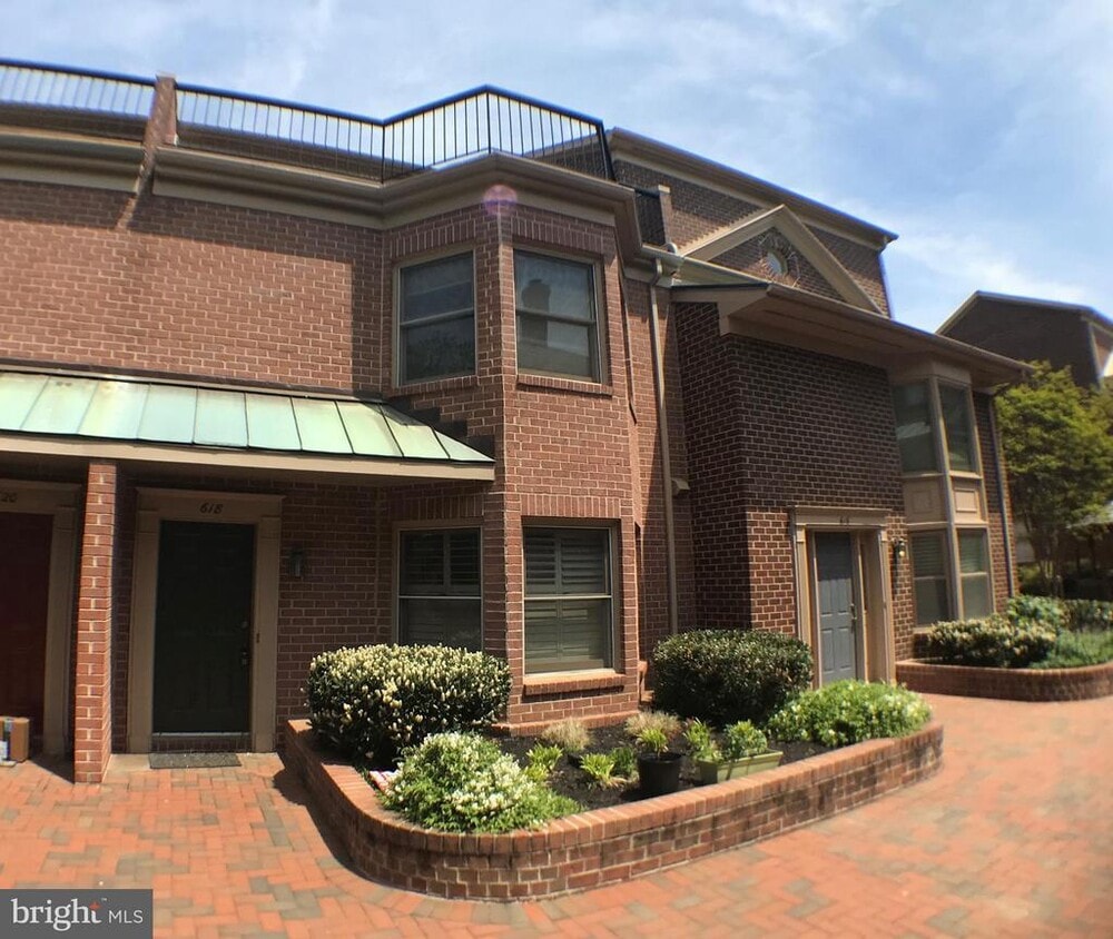 Photo - 618 N Tazewell St (Arlington, VA)