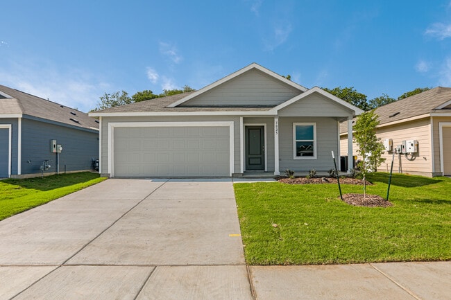 Photo - 1025 Macnab Dr