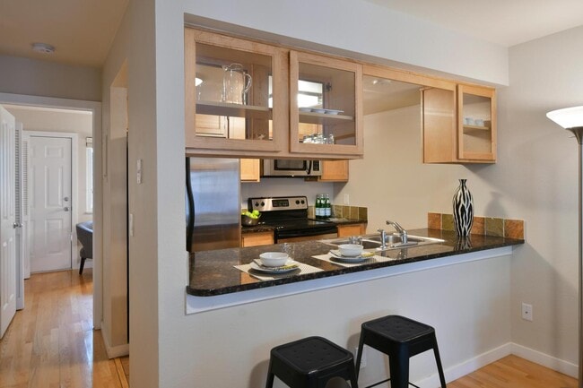 Photo - 2253 Spruce St