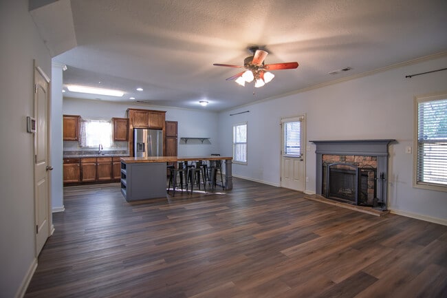 Photo - 1907 Westminster Dr
