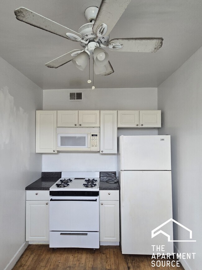 Photo - 1961 W Foster Ave Unit 3