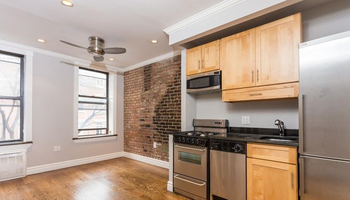 E 9TH ST. - E 9TH ST. Unit 10