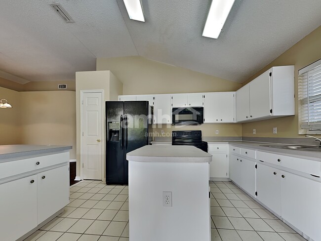 Photo - 2315 Kenwick Dr