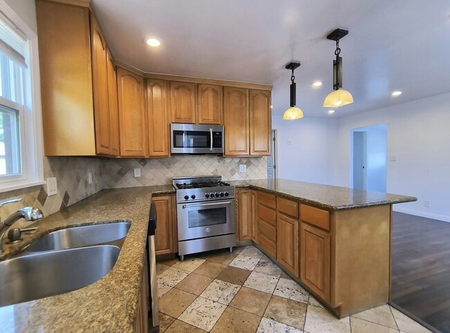 Photo - 1615-1617 D St, Unit 1615D