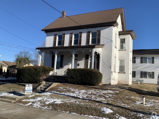 Building Photo - 147 S 3rd St Rental