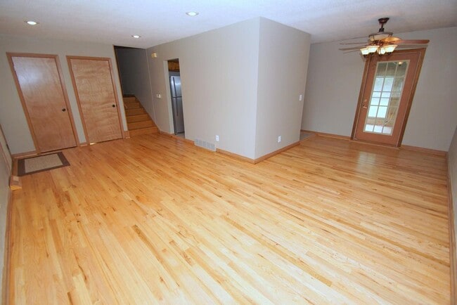 Photo - 2919 Oxford Dr