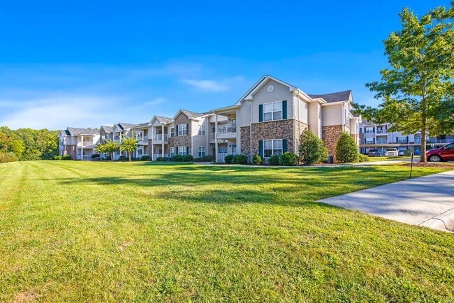 Ethan Pointe Apartments