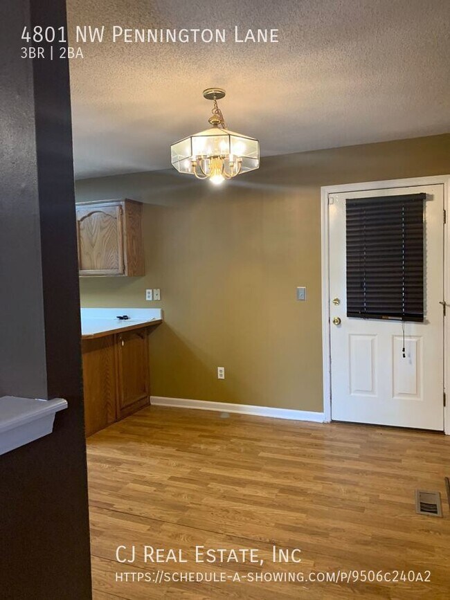 Photo - 4801 NW Pennington Ln