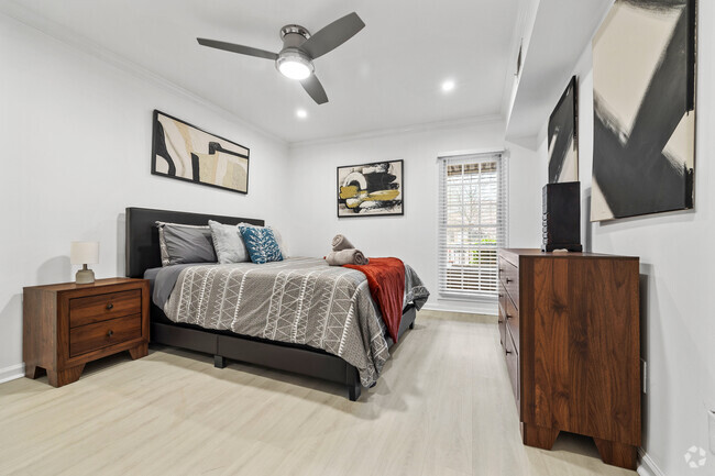 Bedroom features a Queen sized bed - 3091 Colonial Way Unit D1 Rental