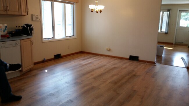 Photo - 10 Parkdale Dr