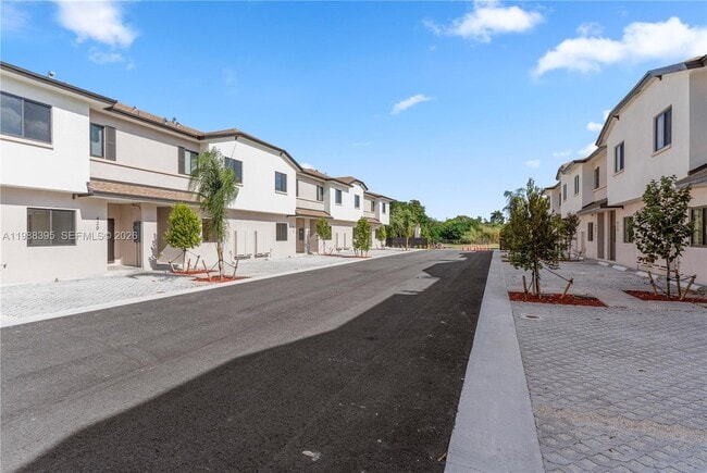 Building Photo - 409 SW 1st St