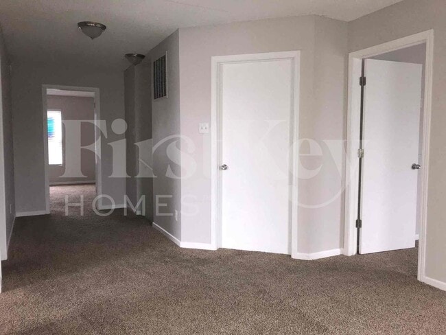 Photo - 1749 Blue Grass Pkwy