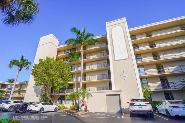Photo - 7 Royal Palm Way Unidad 304 Rental