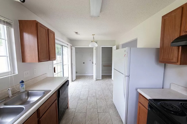 Photo - 3905 Shepway Loop