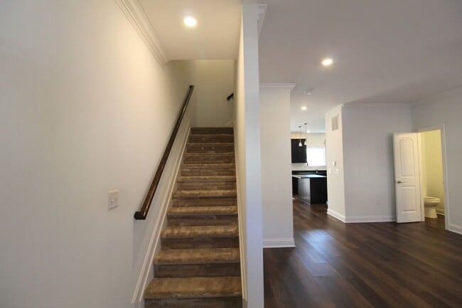 Photo - 3 Bedroom 2.5 Townhome Available Now!